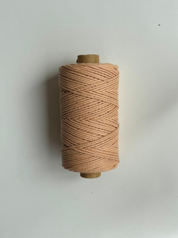 Nude 2mm Twisted